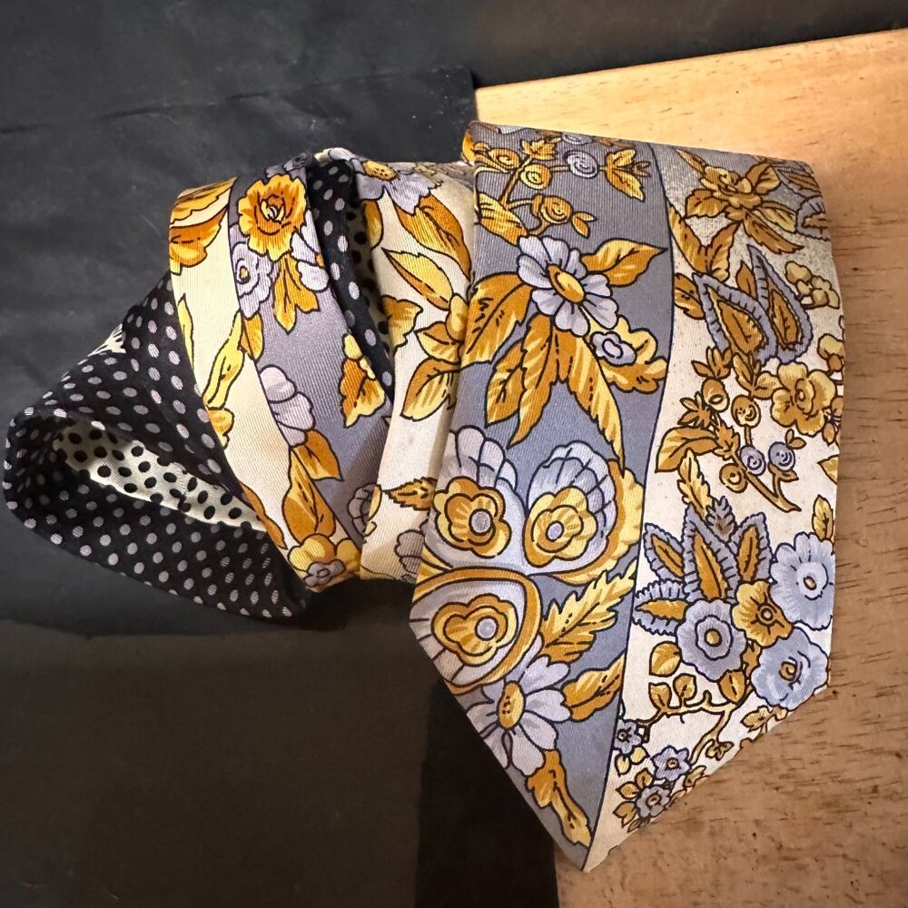Gianni Versace Tie Mens Silk Necktie Baroque Black Yellow Floral Vintage - Picture 4 of 7
